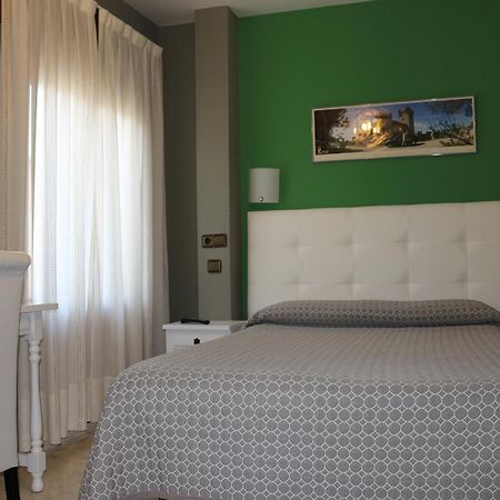 Hostal Don Jaime II Segovia Luaran gambar