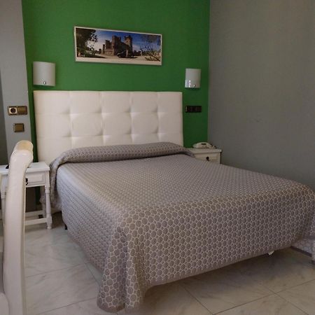 Hostal Don Jaime II Segovia Luaran gambar