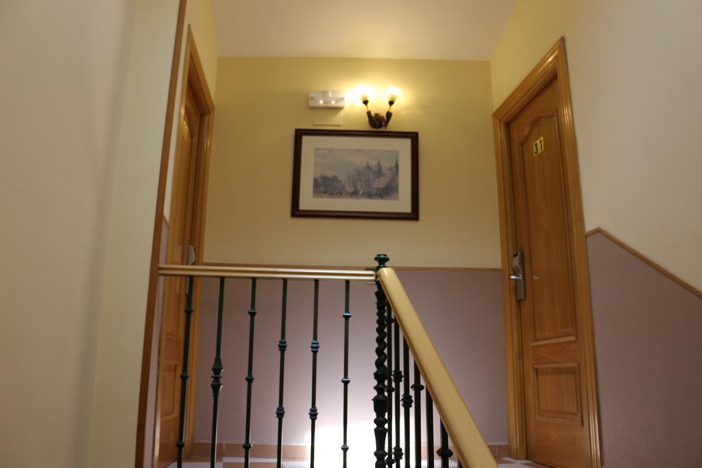 Hostal Don Jaime II Segovia Luaran gambar