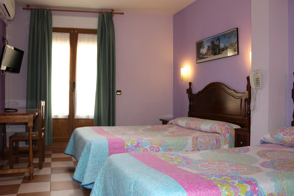 Hostal Don Jaime II Segovia Luaran gambar