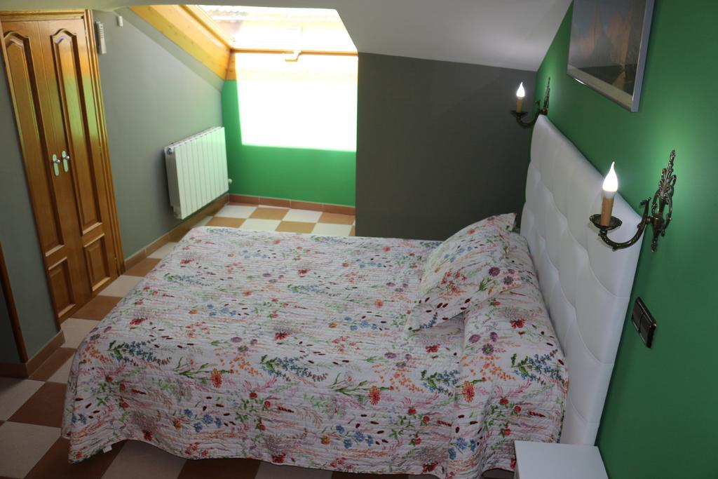 Hostal Don Jaime II Segovia Luaran gambar