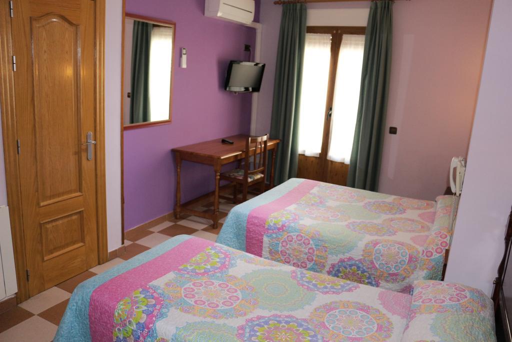 Hostal Don Jaime II Segovia Luaran gambar