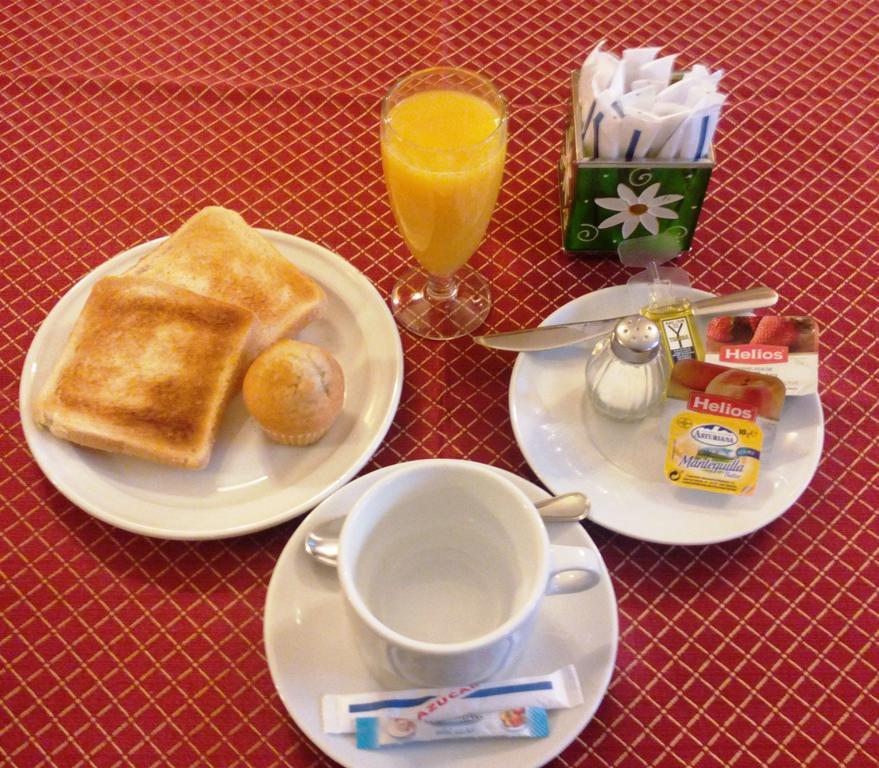 Hostal Don Jaime II Segovia Luaran gambar