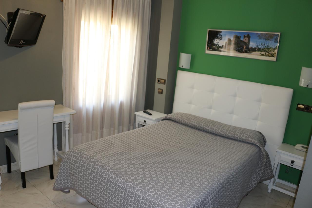 Hostal Don Jaime II Segovia Luaran gambar