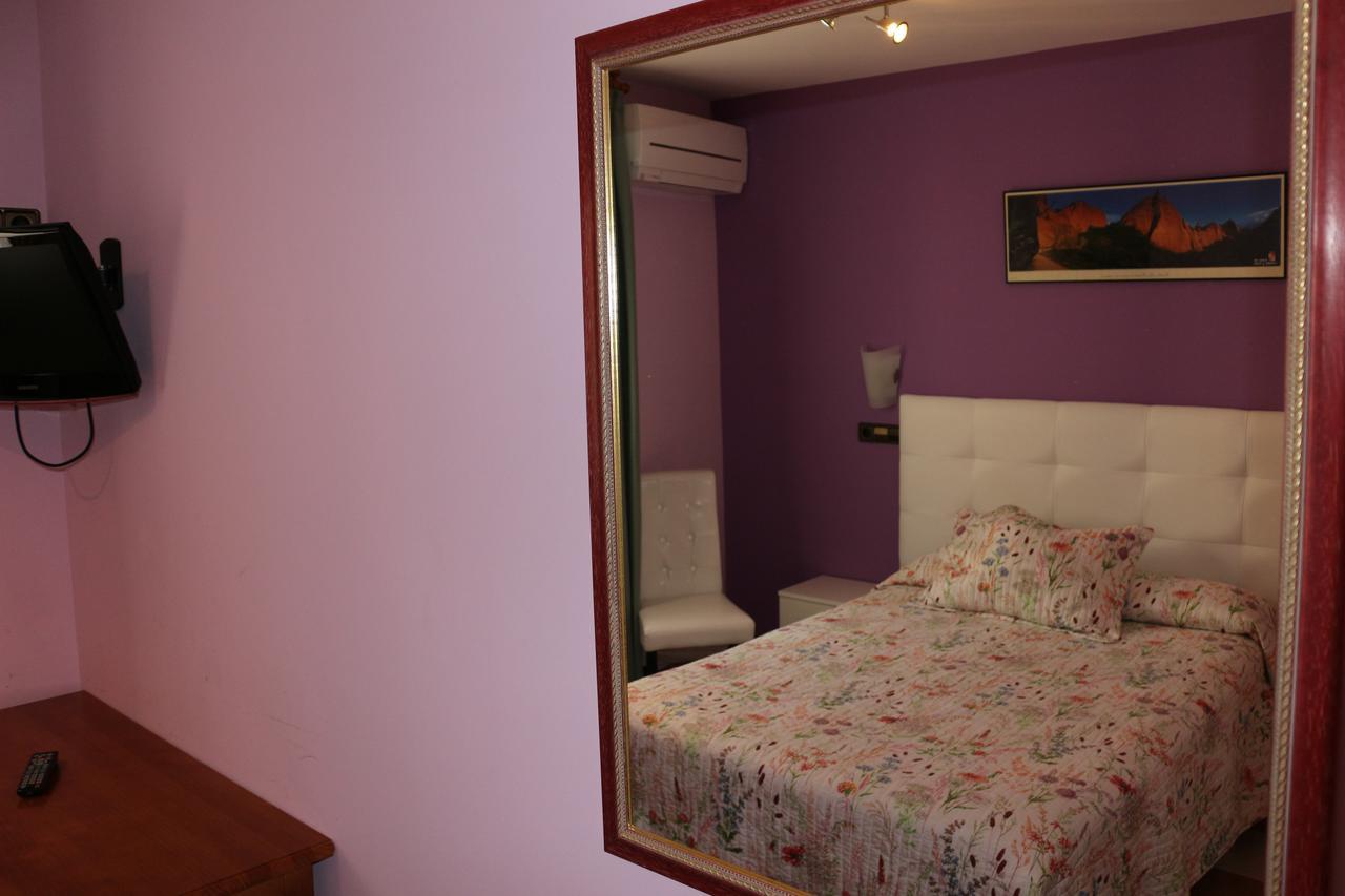Hostal Don Jaime II Segovia Luaran gambar