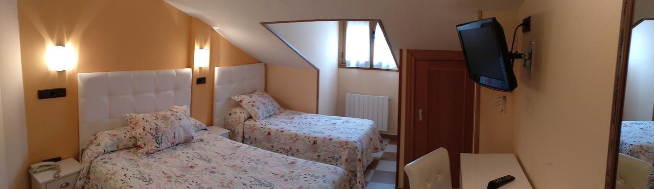 Hostal Don Jaime II Segovia Luaran gambar