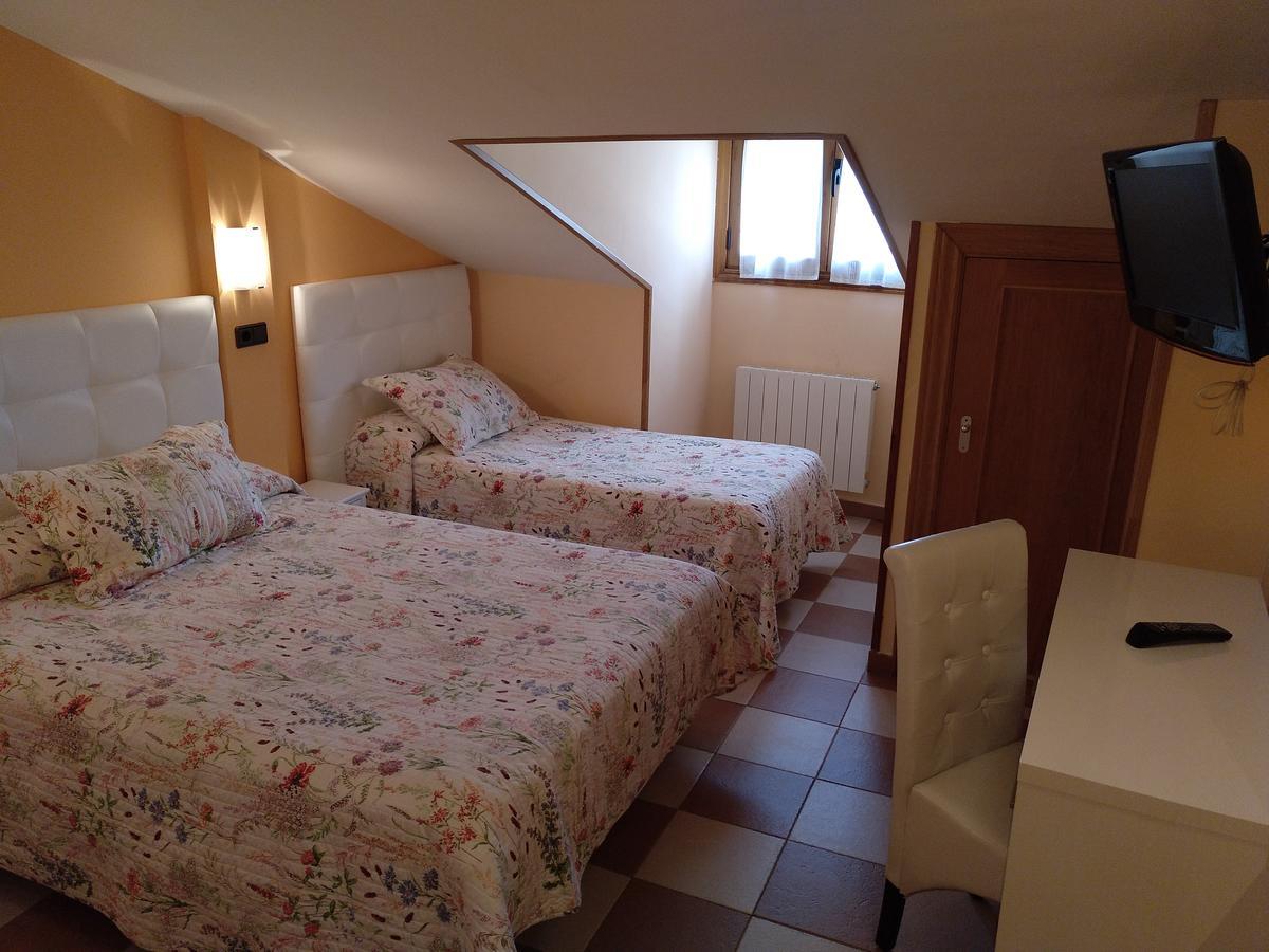 Hostal Don Jaime II Segovia Luaran gambar