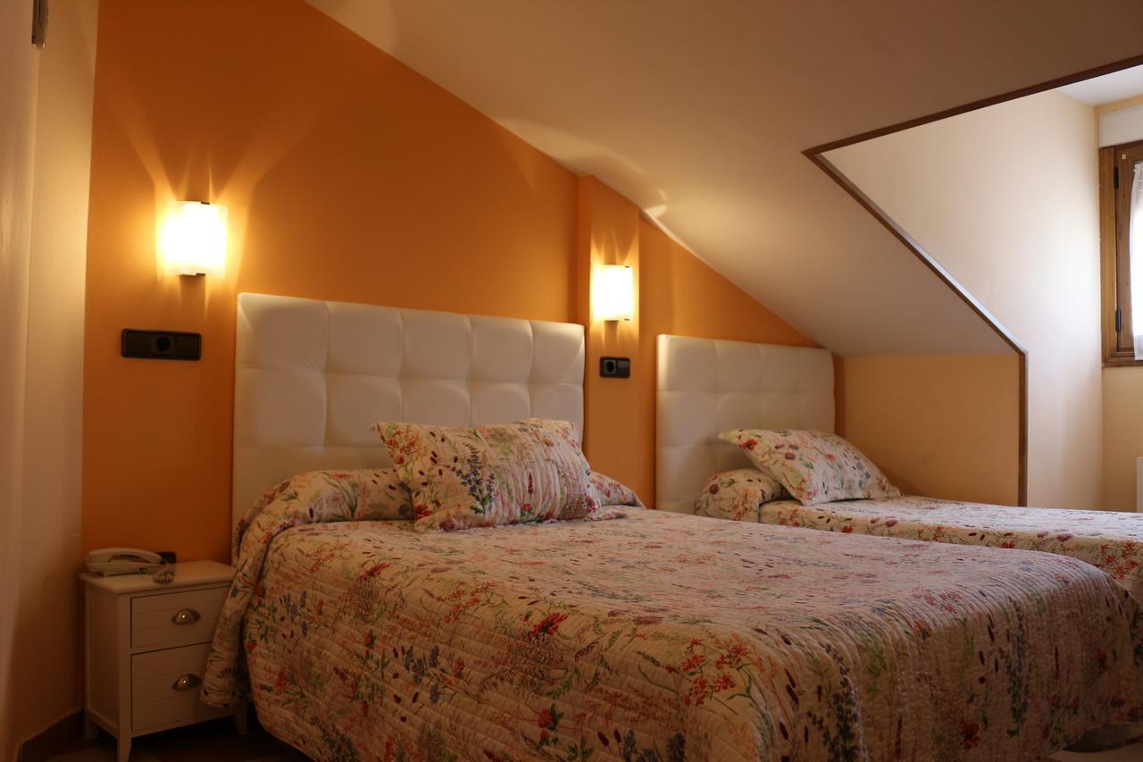 Hostal Don Jaime II Segovia Luaran gambar