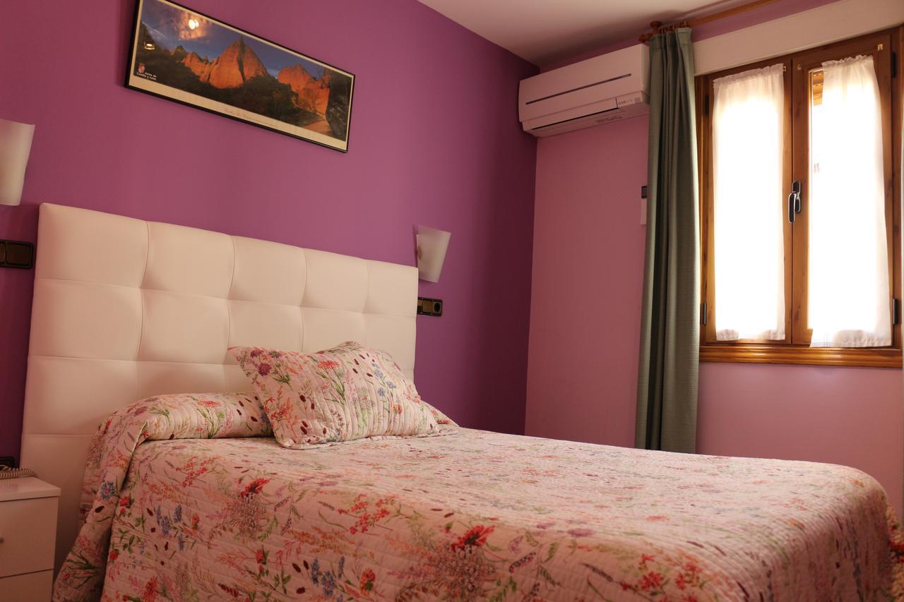 Hostal Don Jaime II Segovia Luaran gambar