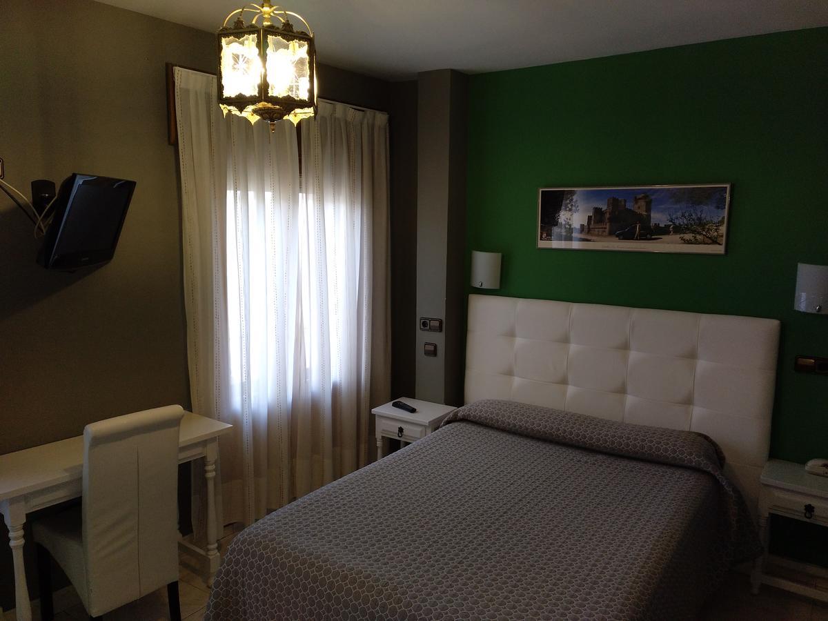 Hostal Don Jaime II Segovia Luaran gambar
