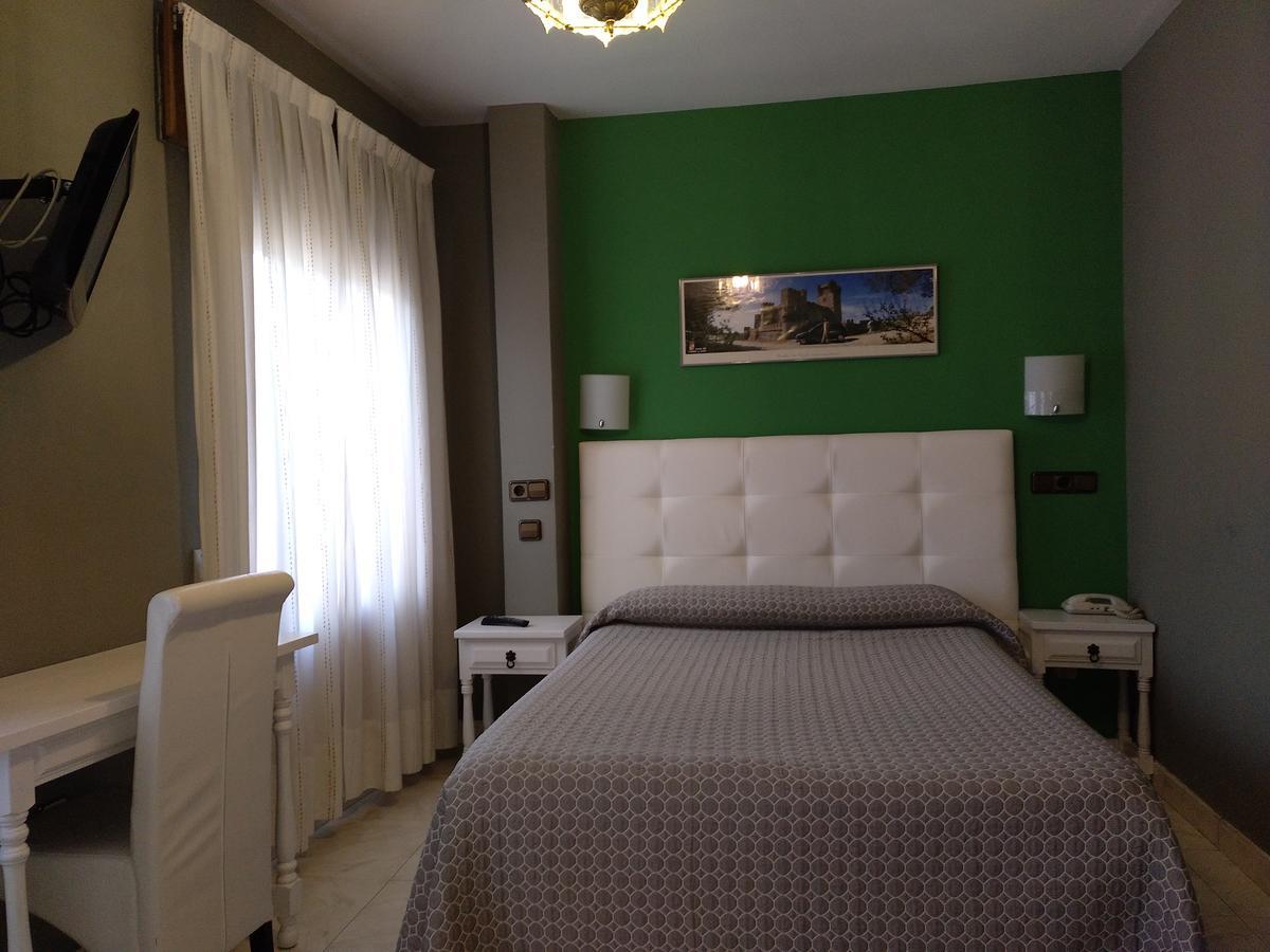 Hostal Don Jaime II Segovia Luaran gambar
